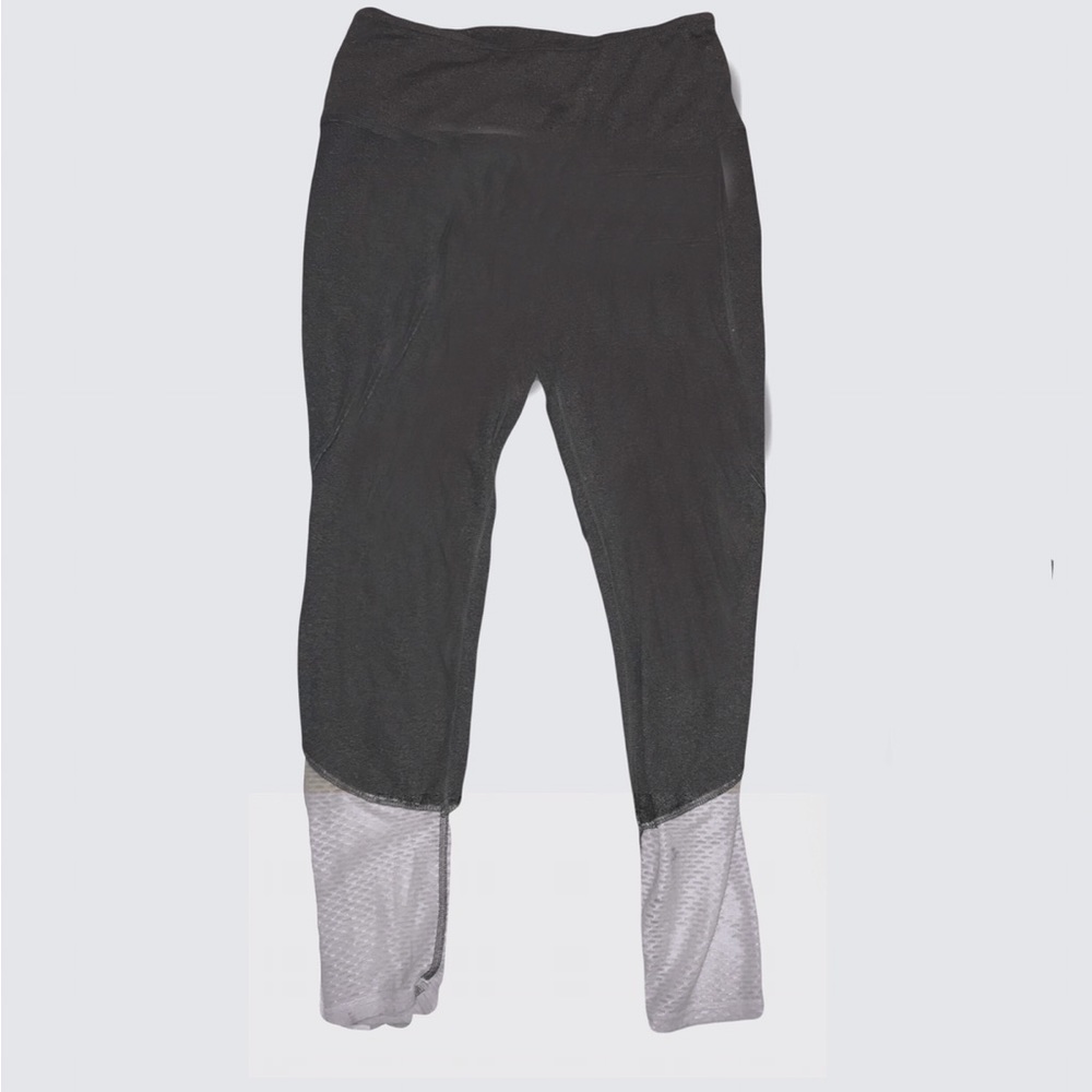 Capri leggings size M